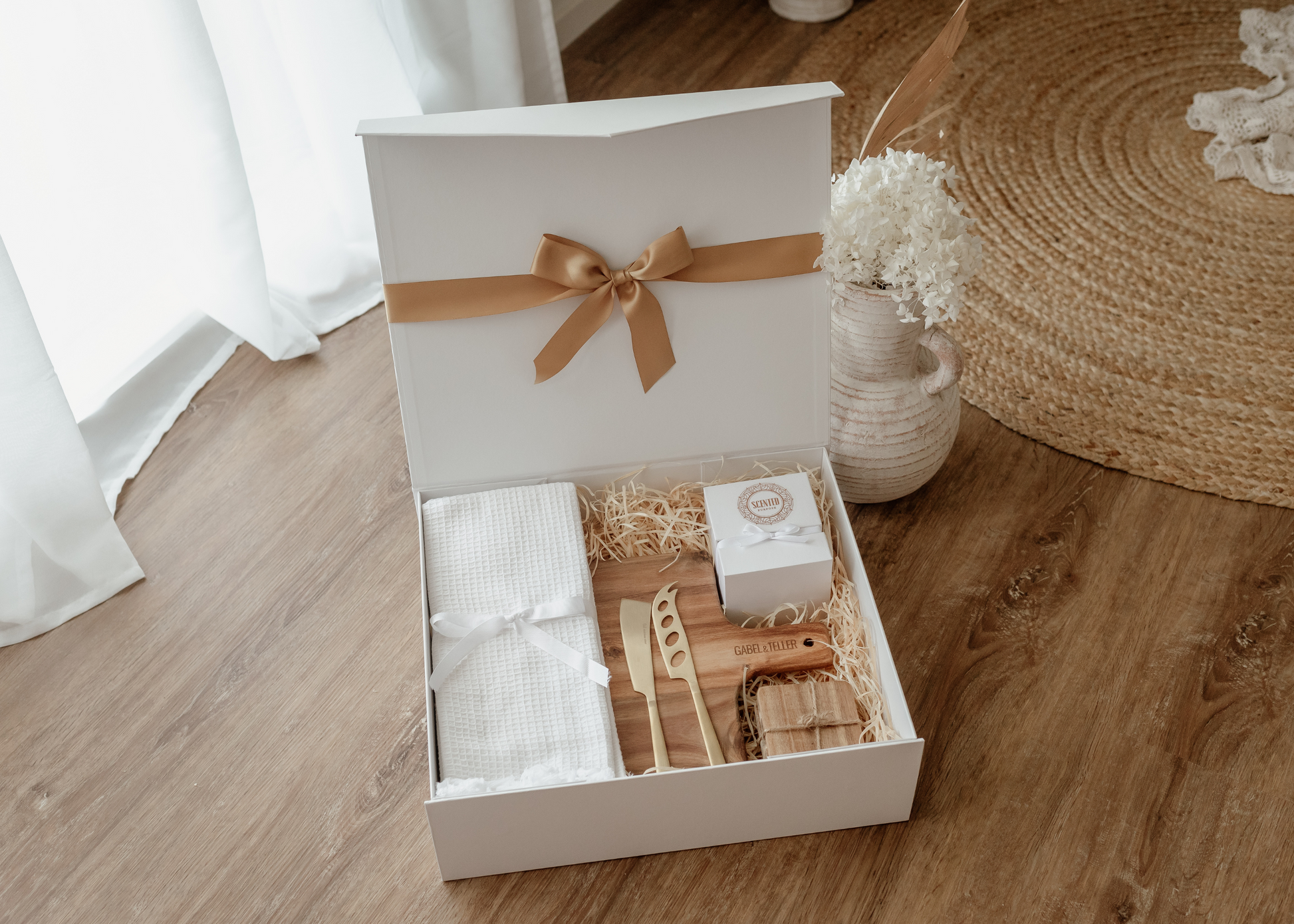 The Home Indulgence Gift Box – Welcome Home Box